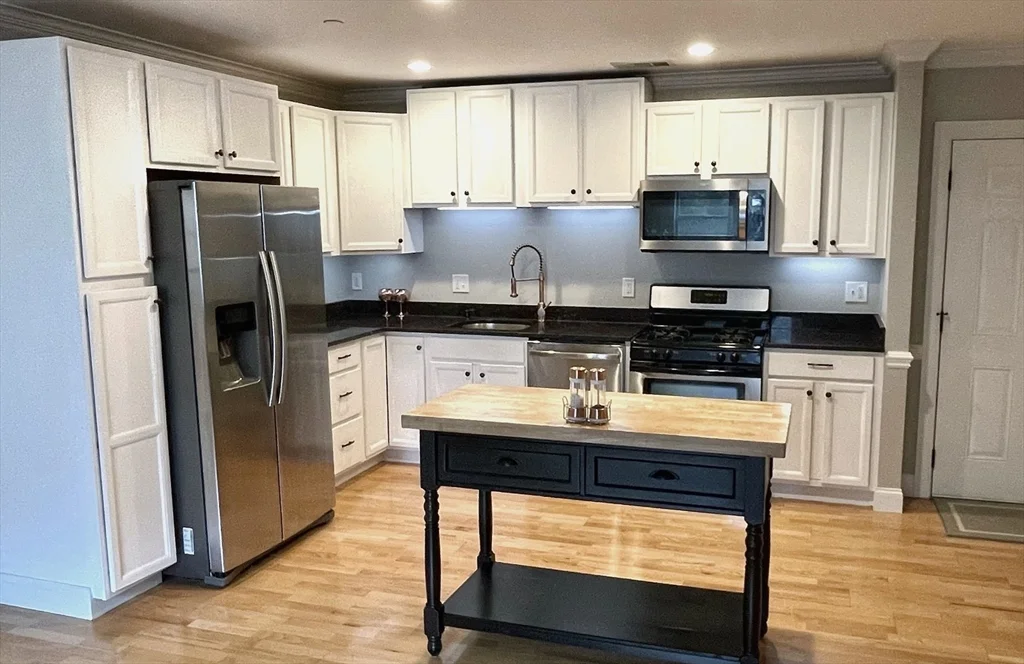 4 bed, 2 bath apartment for rent at 40 Hancock Unit 6, Dorchester — photo 5 of 28