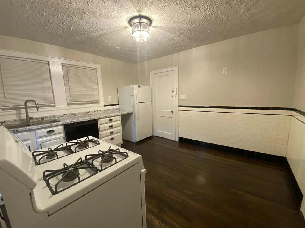 Studio bed, 1 bath apartment for rent at 40 Hatherly Rd Unit 1R, Boston — photo 3 of 7