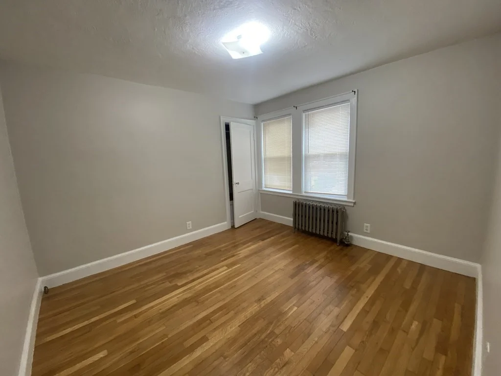 Studio bed, 1 bath apartment for rent at 40 Hatherly Rd Unit 1R, Boston — photo 5 of 7