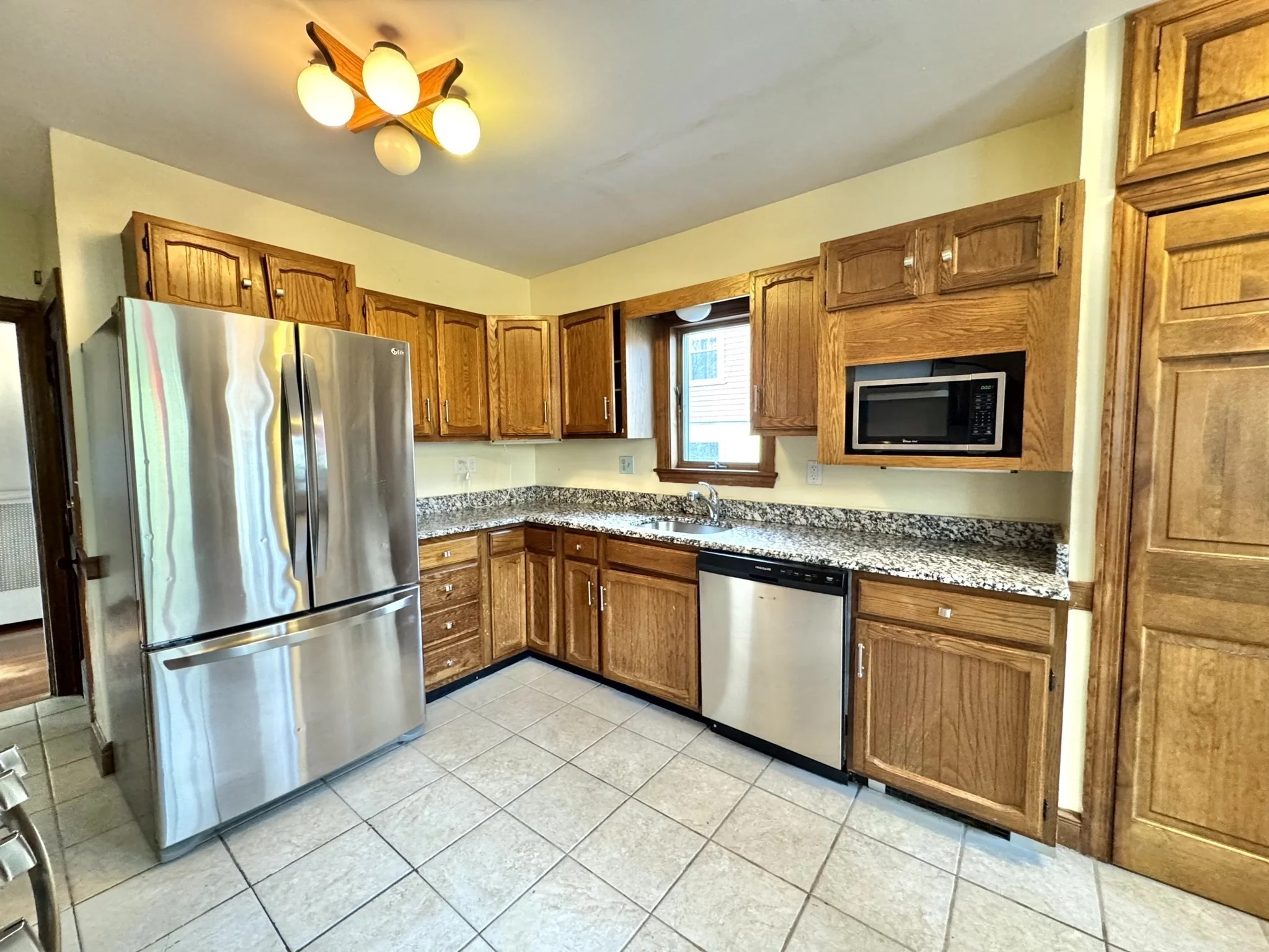 3 bed, 2 bath apartment for rent at 40 Highland Ave Unit Single Fam, Arlington — photo 3 of 35