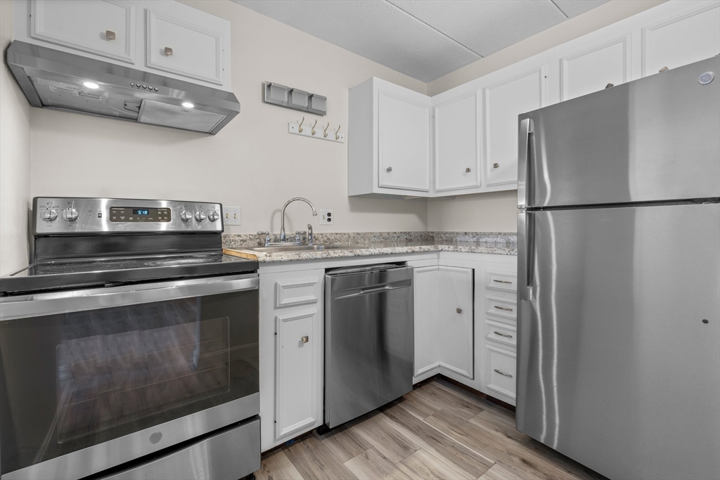 1 bed, 1 bath apartment for rent at 40 High St Unit 210, Dedham — photo 6 of 15