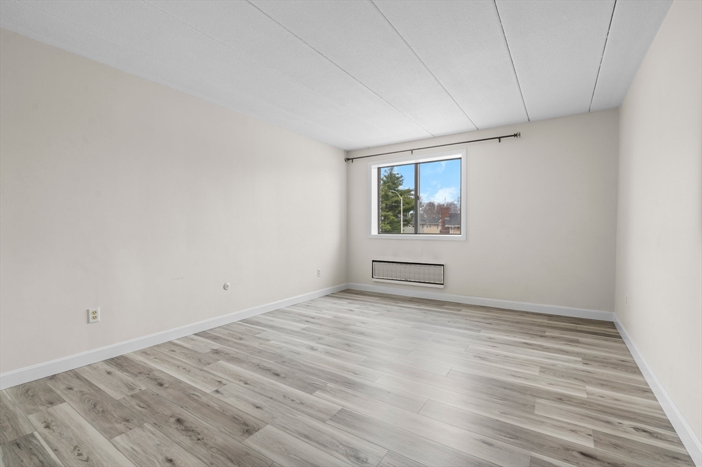 1 bed, 1 bath apartment for rent at 40 High St Unit 210, Dedham — photo 3 of 15
