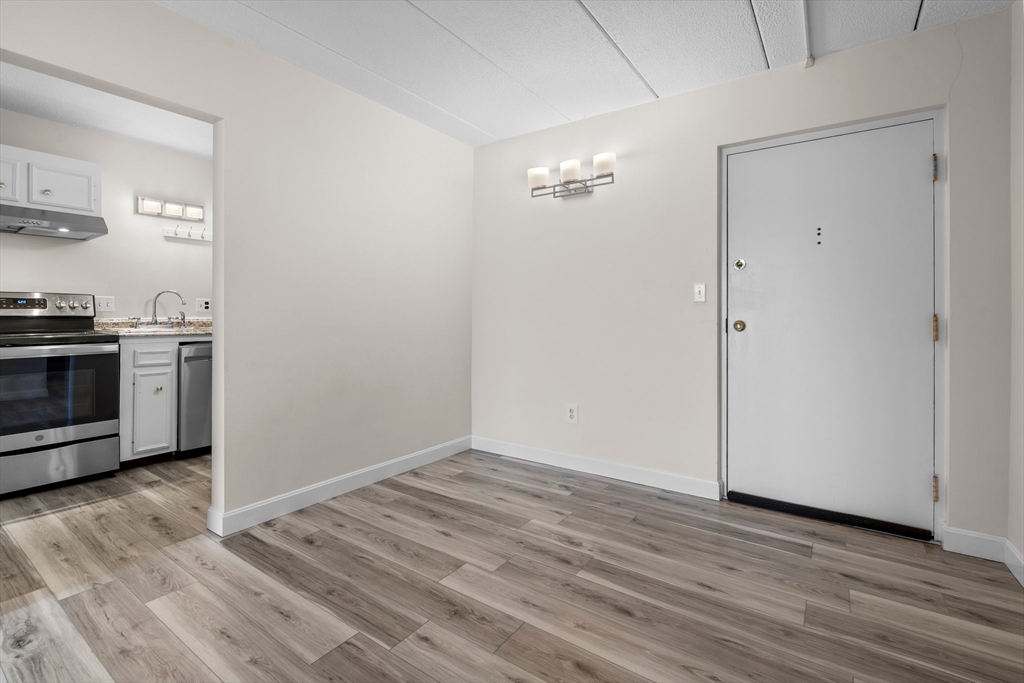 1 bed, 1 bath apartment for rent at 40 High St Unit 210, Dedham — photo 11 of 15