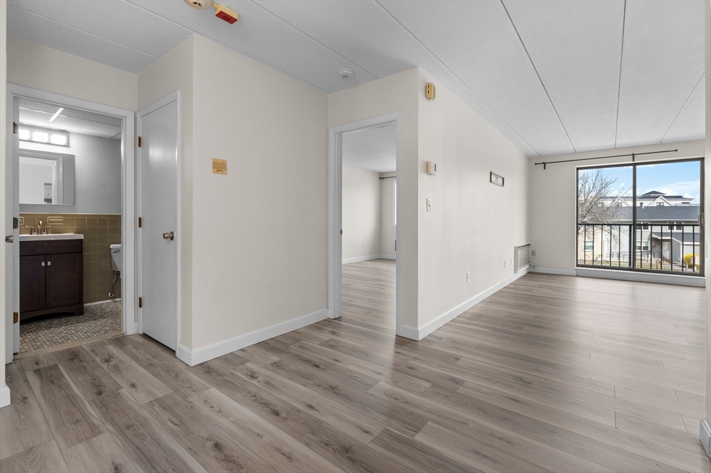 1 bed, 1 bath apartment for rent at 40 High St Unit 210, Dedham — photo 13 of 15