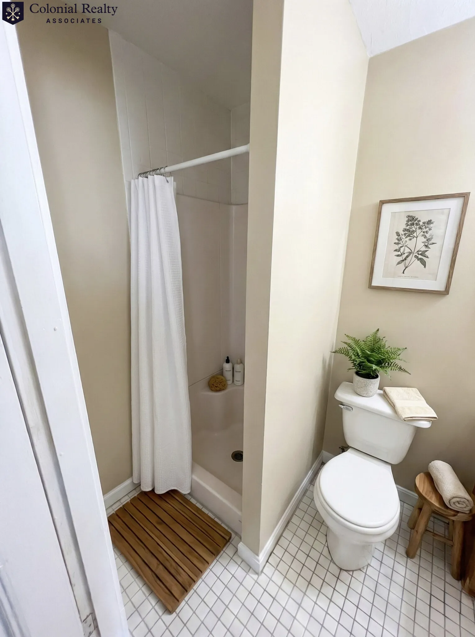 6 bed, 2 bath apartment for rent at 40 Hooker St Unit 40, Allston — photo 8 of 13