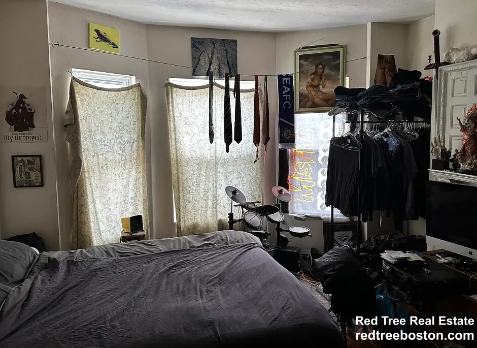 6 bed, 2 bath apartment for rent at 40 Hooker St Unit house, Allston — photo 11 of 14