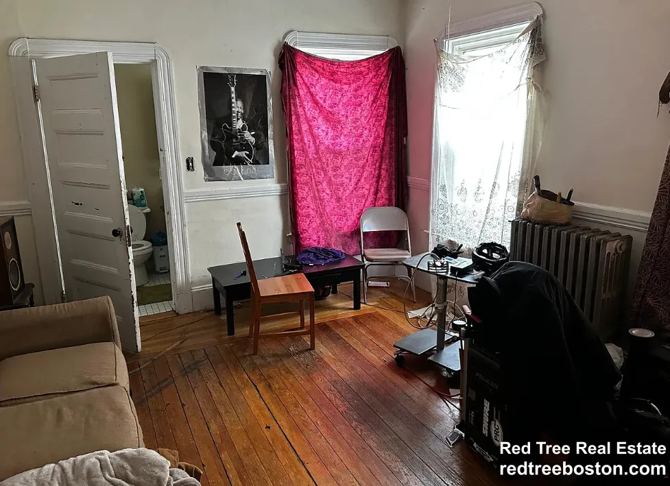 6 bed, 2 bath apartment for rent at 40 Hooker St Unit house, Allston — photo 6 of 14