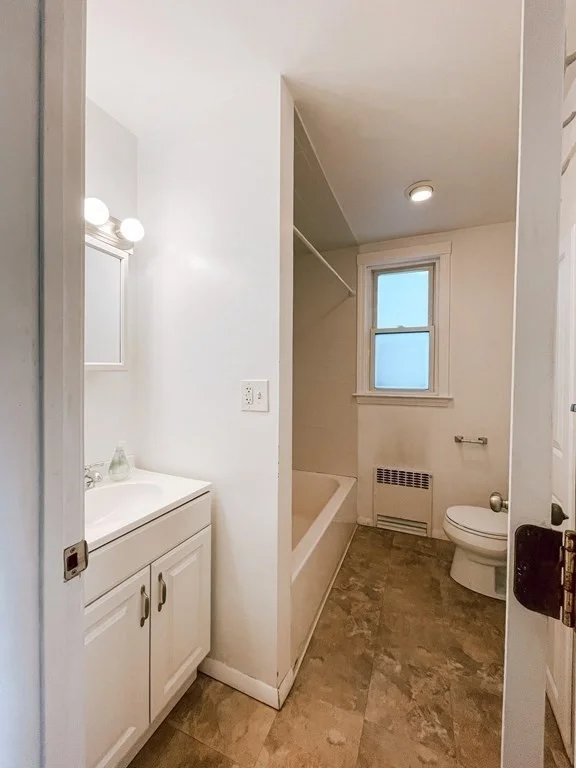 3 bed, 1 bath apartment for rent at 40 I St Unit 1, South Boston — photo 7 of 10