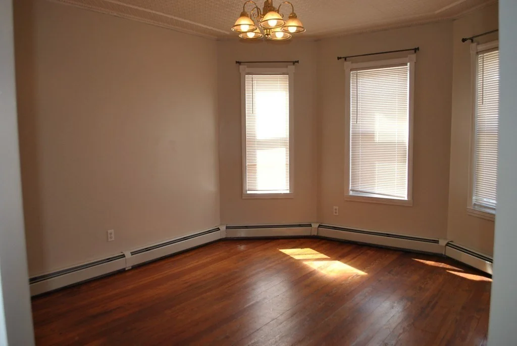 3 bed, 1 bath apartment for rent at 40 I St Unit 3, South Boston — photo 5 of 12