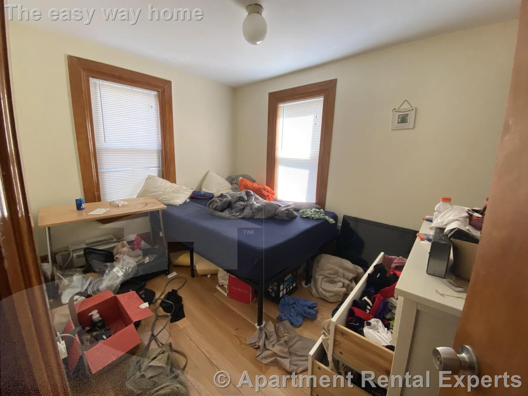 4 bed, 2 bath apartment for rent at 40 Jay St, Riverside — photo 5 of 7