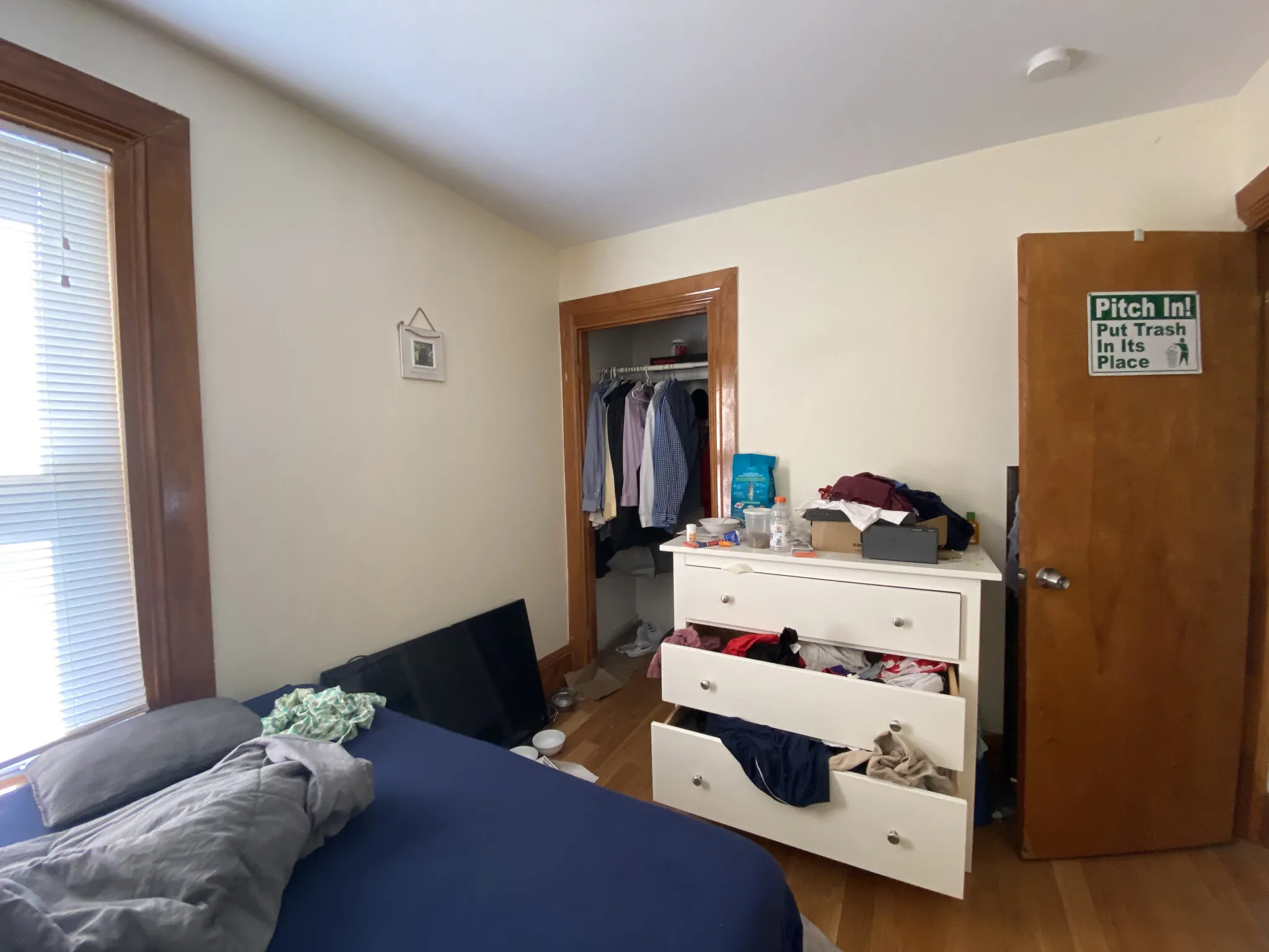 4 bed, 2 bath apartment for rent at 40 Jay St Unit 0, Riverside — photo 5 of 10