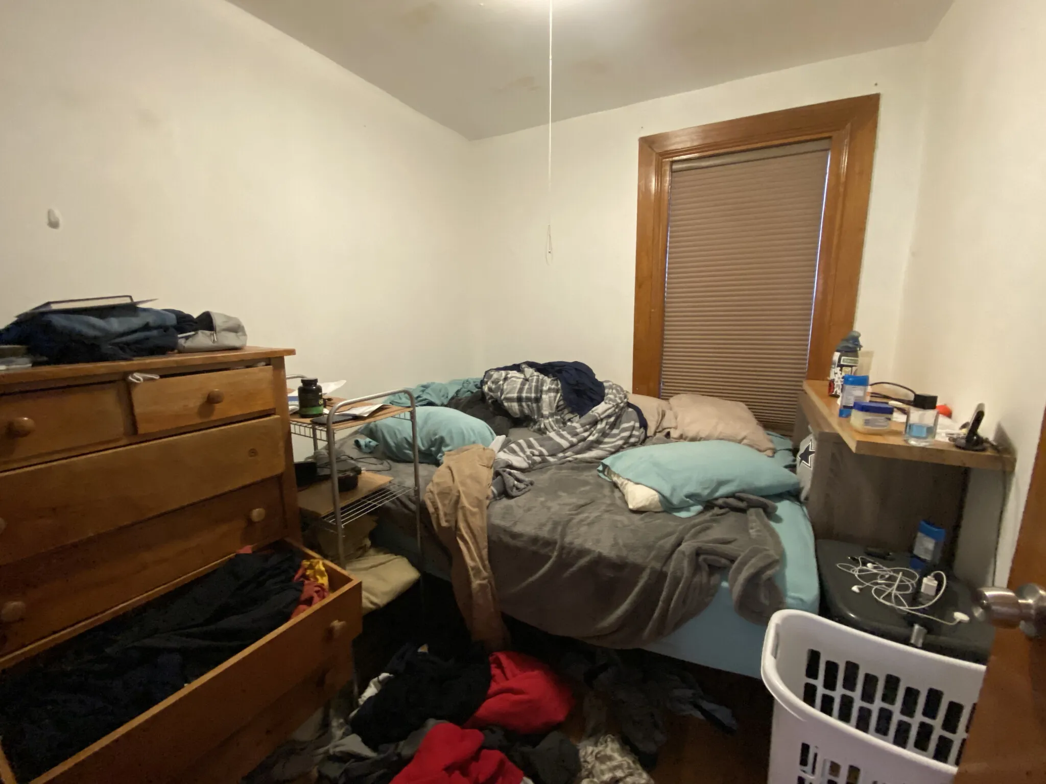4 bed, 2 bath apartment for rent at 40 Jay St Unit 0, Riverside — photo 6 of 10