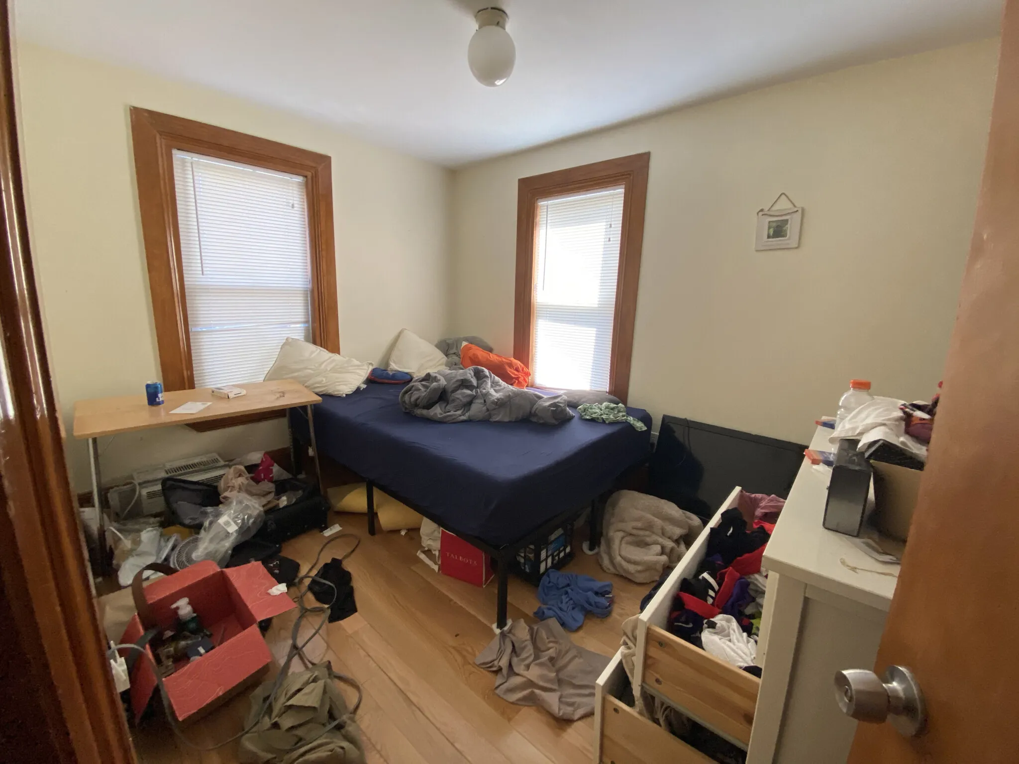 4 bed, 2 bath apartment for rent at 40 Jay St Unit 0, Riverside — photo 4 of 10