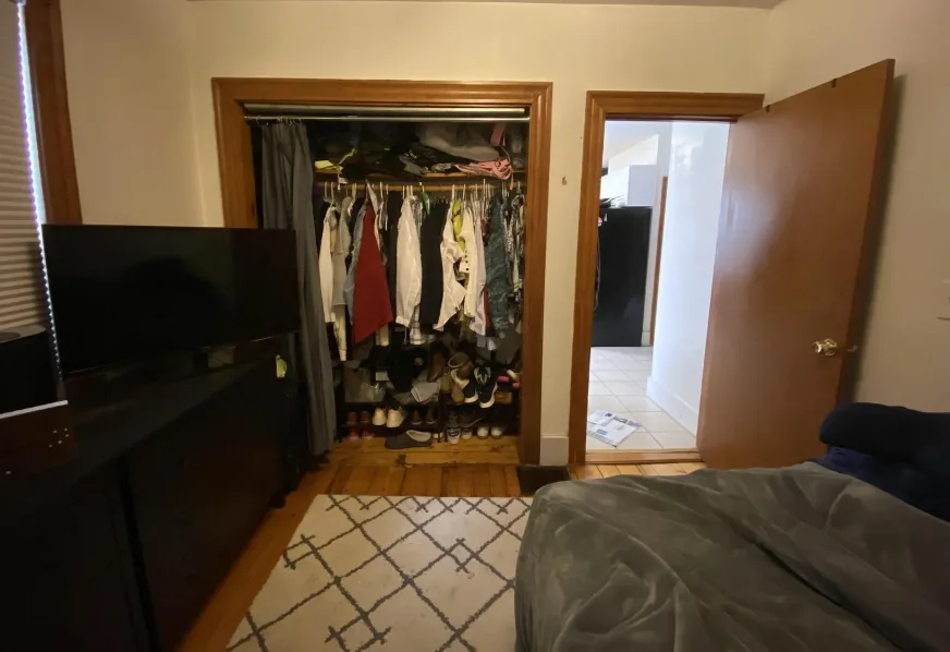 4 bed, 2 bath apartment for rent at 40 Jay St Unit 40, Riverside — photo 10 of 11