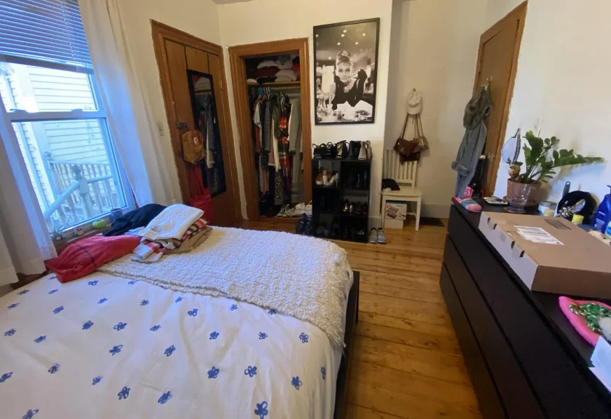 4 bed, 2 bath apartment for rent at 40 Jay St Unit 40, Riverside — photo 6 of 11