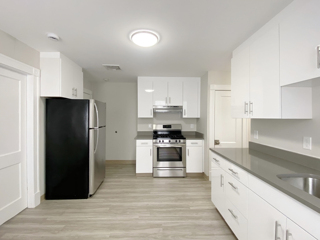 2 bed, 1 bath apartment for rent at 40 Jones Rd Unit 3, Revere — photo 2 of 12