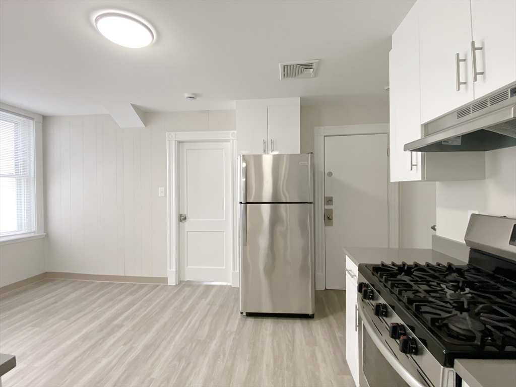2 bed, 1 bath apartment for rent at 40 Jones Rd Unit 3, Revere — photo 6 of 12