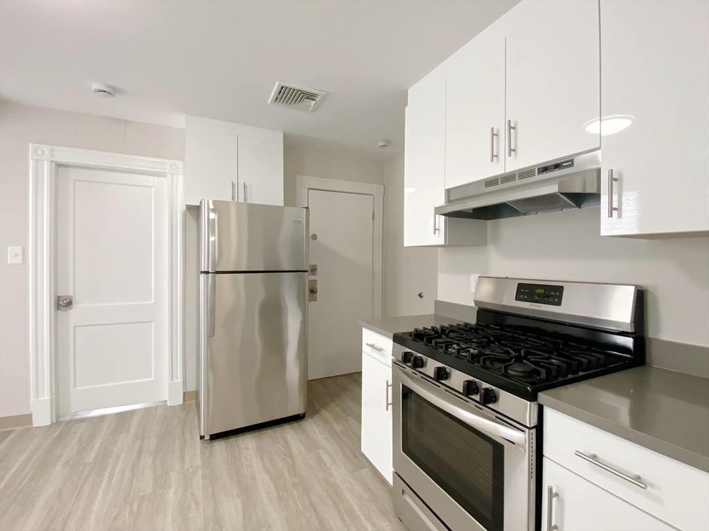 2 bed, 1 bath apartment for rent at 40 Jones Rd Unit 3, Revere — photo 4 of 12