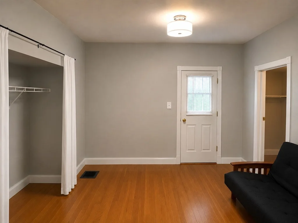 2 bed, 1 bath apartment for rent at 40 Kelvin St Unit 1, Everett — photo 3 of 8