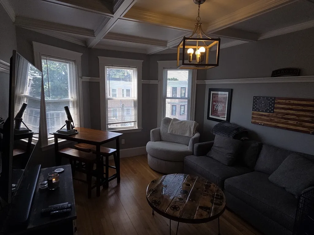 3 bed, 1 bath apartment for rent at 40 King St Unit 3, Dorchester — photo 5 of 21