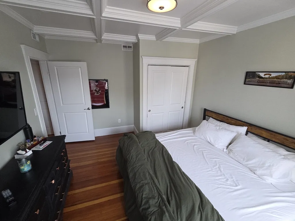 3 bed, 1 bath apartment for rent at 40 King St Unit 3, Dorchester — photo 8 of 21