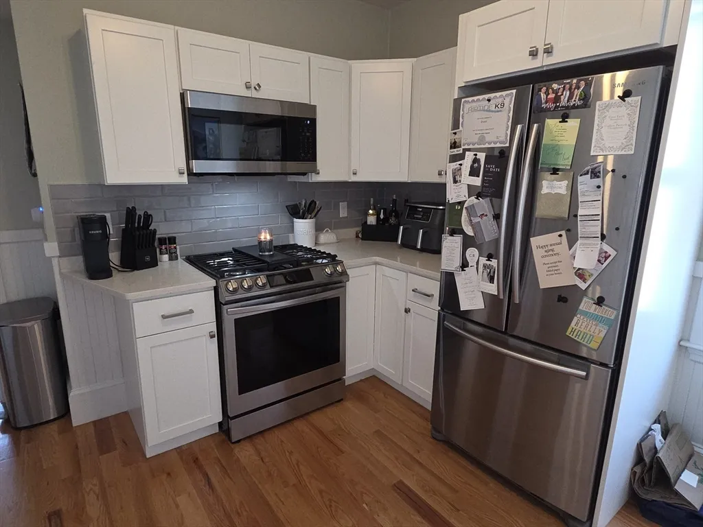 3 bed, 1 bath apartment for rent at 40 King St Unit 3, Dorchester — photo 1 of 21