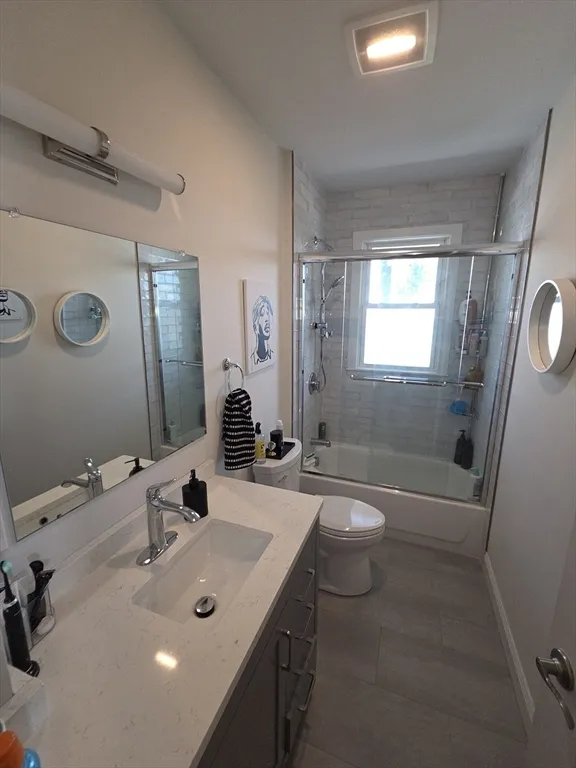 3 bed, 1 bath apartment for rent at 40 King St Unit 3, Dorchester — photo 7 of 21