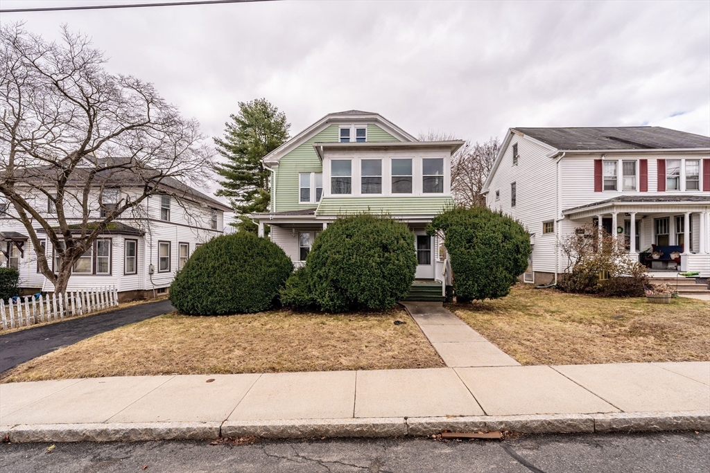 2 bed, 1 bath apartment for rent at 40 King St Unit 40, Holyoke — photo 1 of 26
