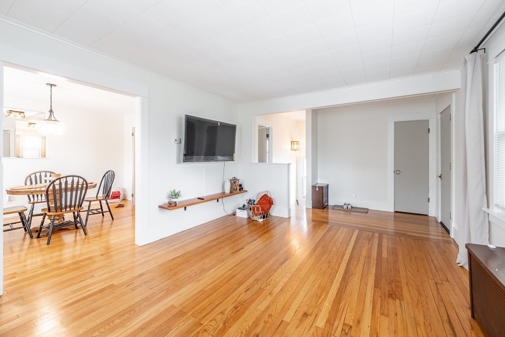 2 bed, 1 bath apartment for rent at 40 King St Unit 40, Holyoke — photo 16 of 26