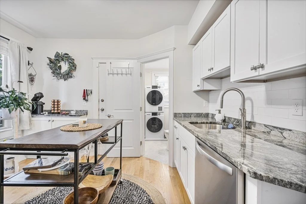 3 bed, 1 bath apartment for rent at 40 King Unit 1, Boston — photo 13 of 22