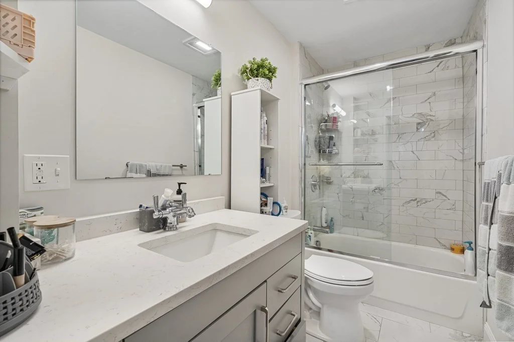 3 bed, 1 bath apartment for rent at 40 King Unit 1, Boston — photo 4 of 22