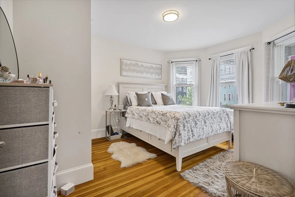 3 bed, 1 bath apartment for rent at 40 King Unit 1, Boston — photo 7 of 22