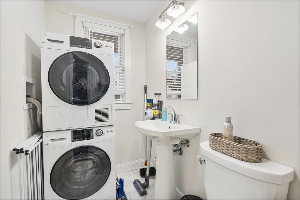 3 bed, 1 bath apartment for rent at 40 King Unit 1, Boston — photo 16 of 22