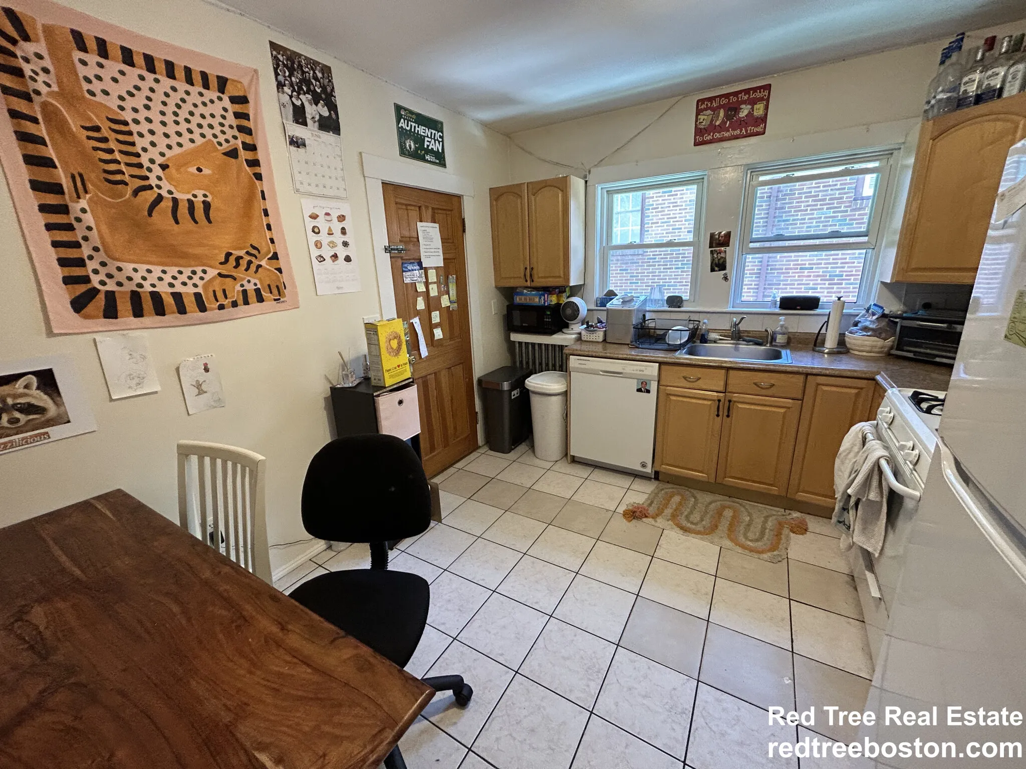 5 bed, 2 bath apartment for rent at 40 Kirkwood Rd Unit 1, Brighton — photo 2 of 14