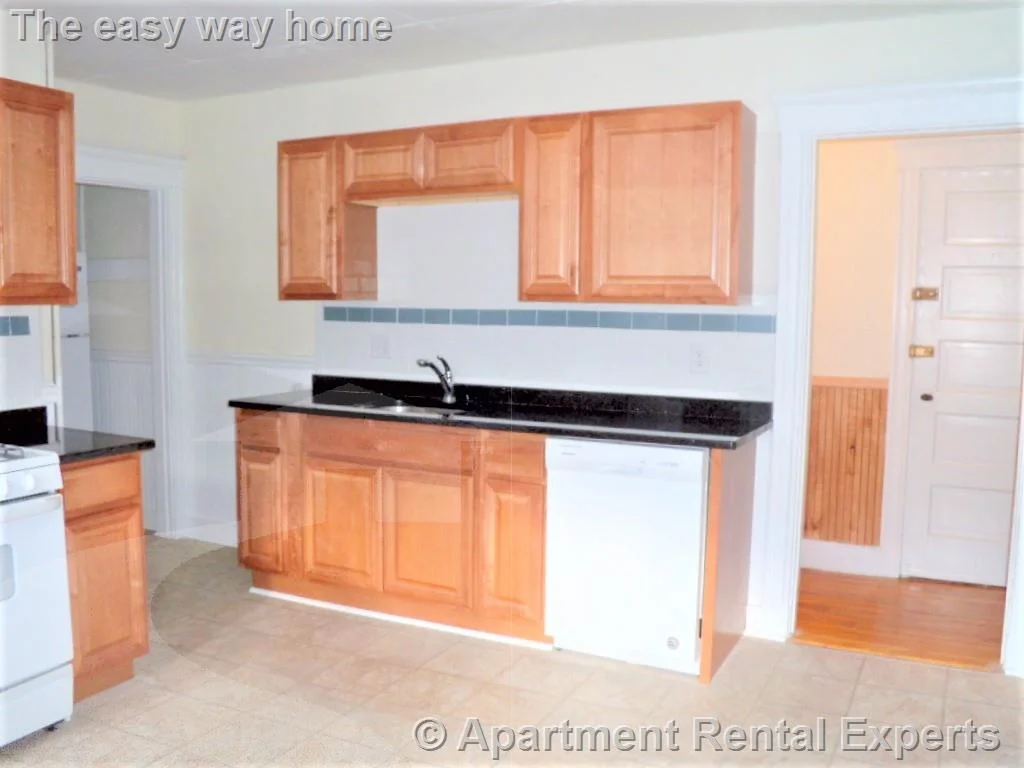 1 bed, 1 bath apartment for rent at 40 Linden Ave Unit 1, Porter Square — photo 3 of 16