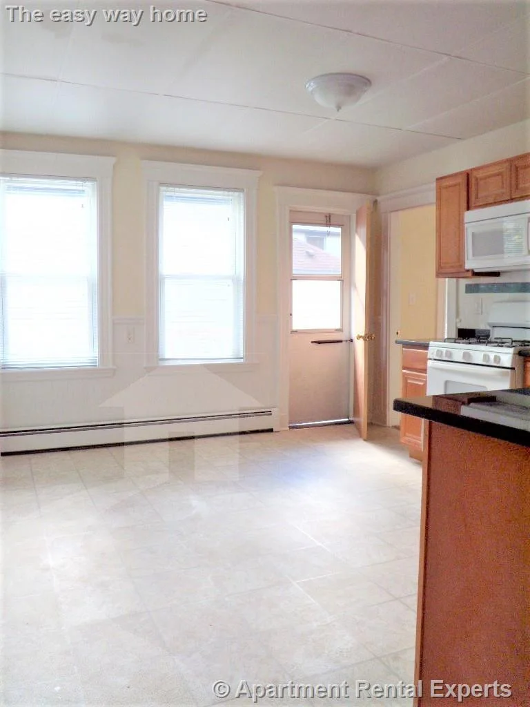 1 bed, 1 bath apartment for rent at 40 Linden Ave Unit 1, Porter Square — photo 2 of 16