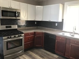 4 bed, 1 bath apartment for rent at 40 London St Unit 40, Lowell — photo 4 of 6