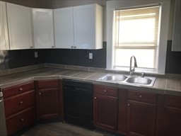 4 bed, 1 bath apartment for rent at 40 London St Unit 40, Lowell — photo 1 of 6