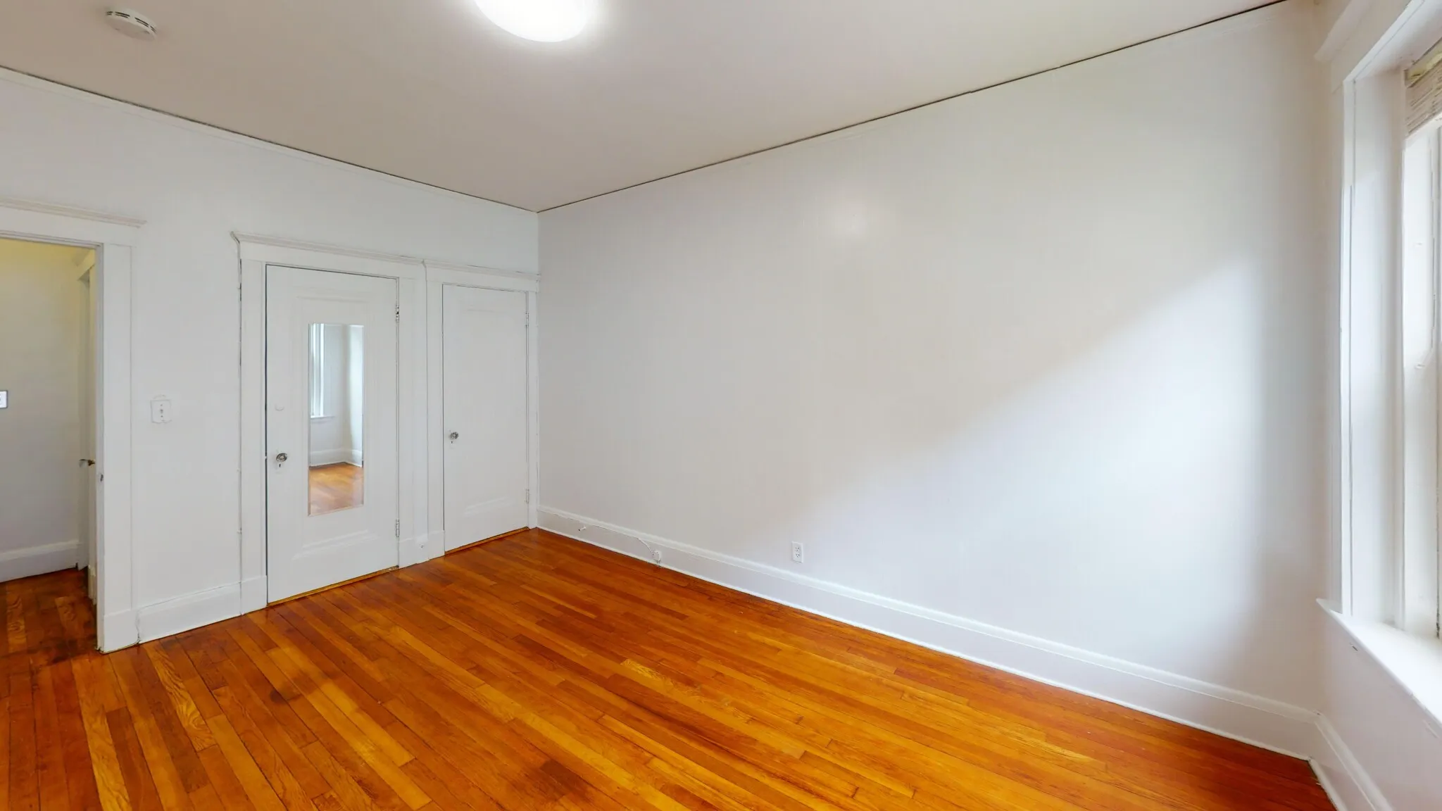 3 bed, 1 bath apartment for rent at 40 Longwood Ave Unit 1, Coolidge Corner — photo 4 of 12