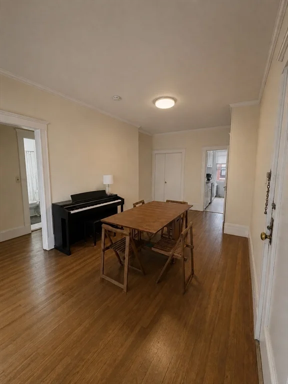 3 bed, 1 bath apartment for rent at 40 Longwood Ave Unit 5, Coolidge Corner — photo 3 of 10