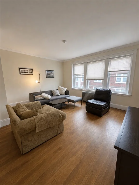 3 bed, 1 bath apartment for rent at 40 Longwood Ave Unit 5, Coolidge Corner — photo 1 of 10