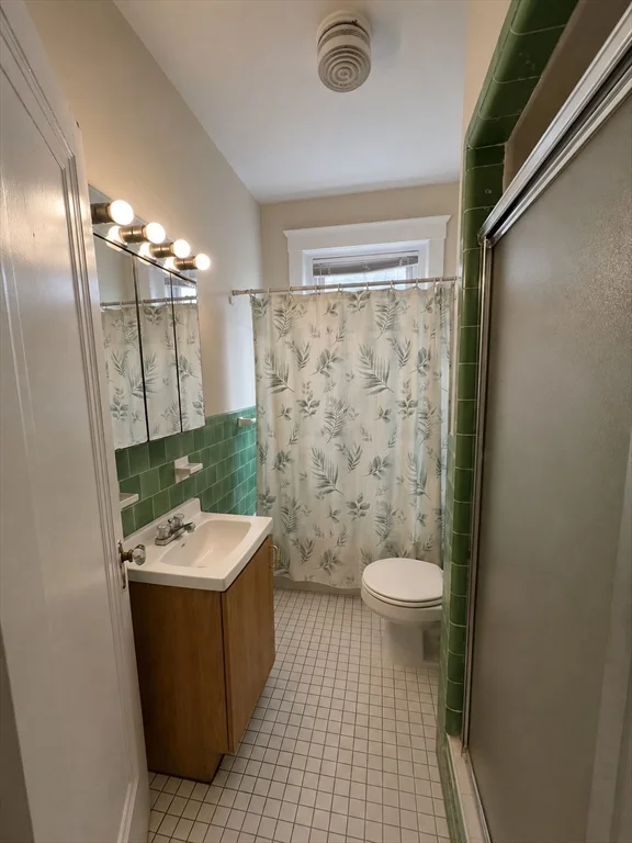 3 bed, 1 bath apartment for rent at 40 Longwood Ave Unit 5, Coolidge Corner — photo 6 of 10
