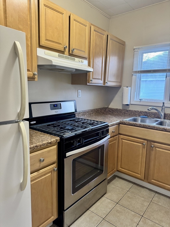 3 bed, 1 bath apartment for rent at 40 Lucas St Unit 2, South End — photo 16 of 29
