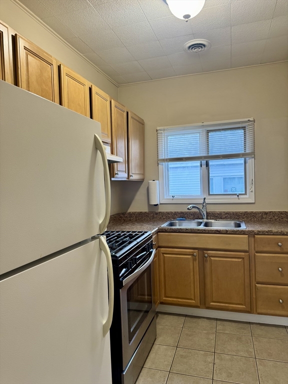 3 bed, 1 bath apartment for rent at 40 Lucas St Unit 2, South End — photo 15 of 29