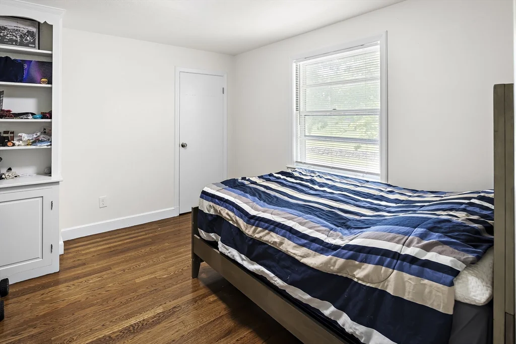 3 bed, 2 bath apartment for rent at 40 Marrett Rd, Lexington — photo 8 of 18
