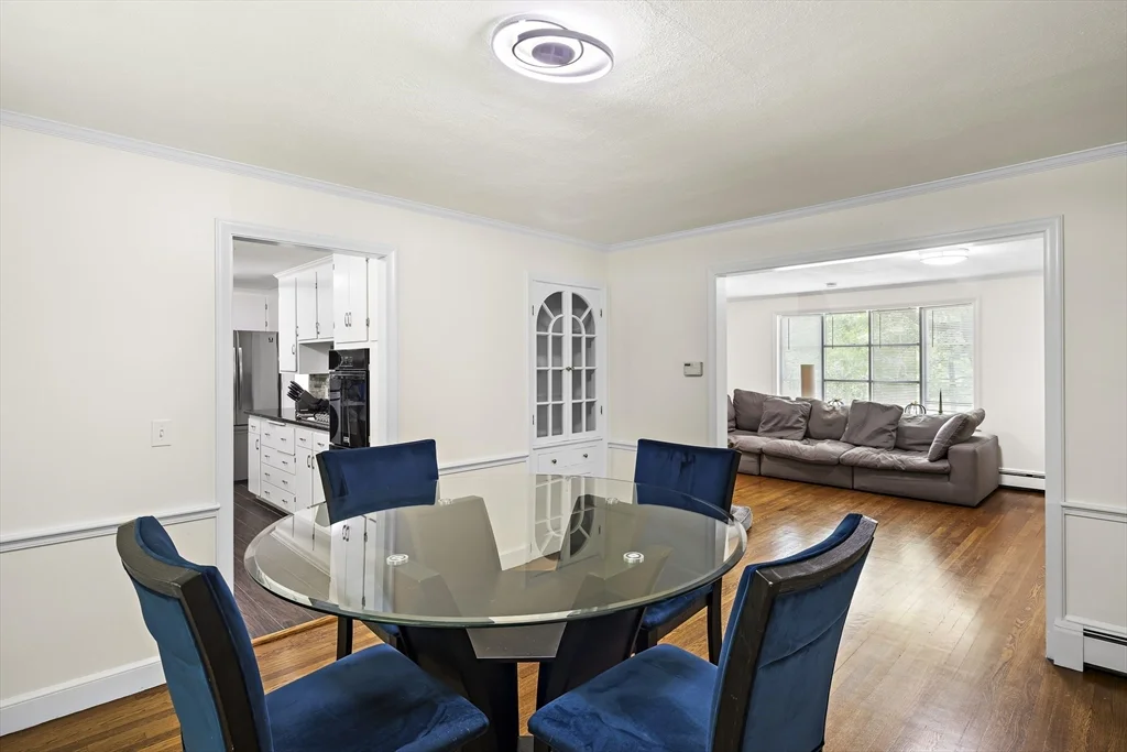 3 bed, 2 bath apartment for rent at 40 Marrett Rd, Lexington — photo 5 of 18