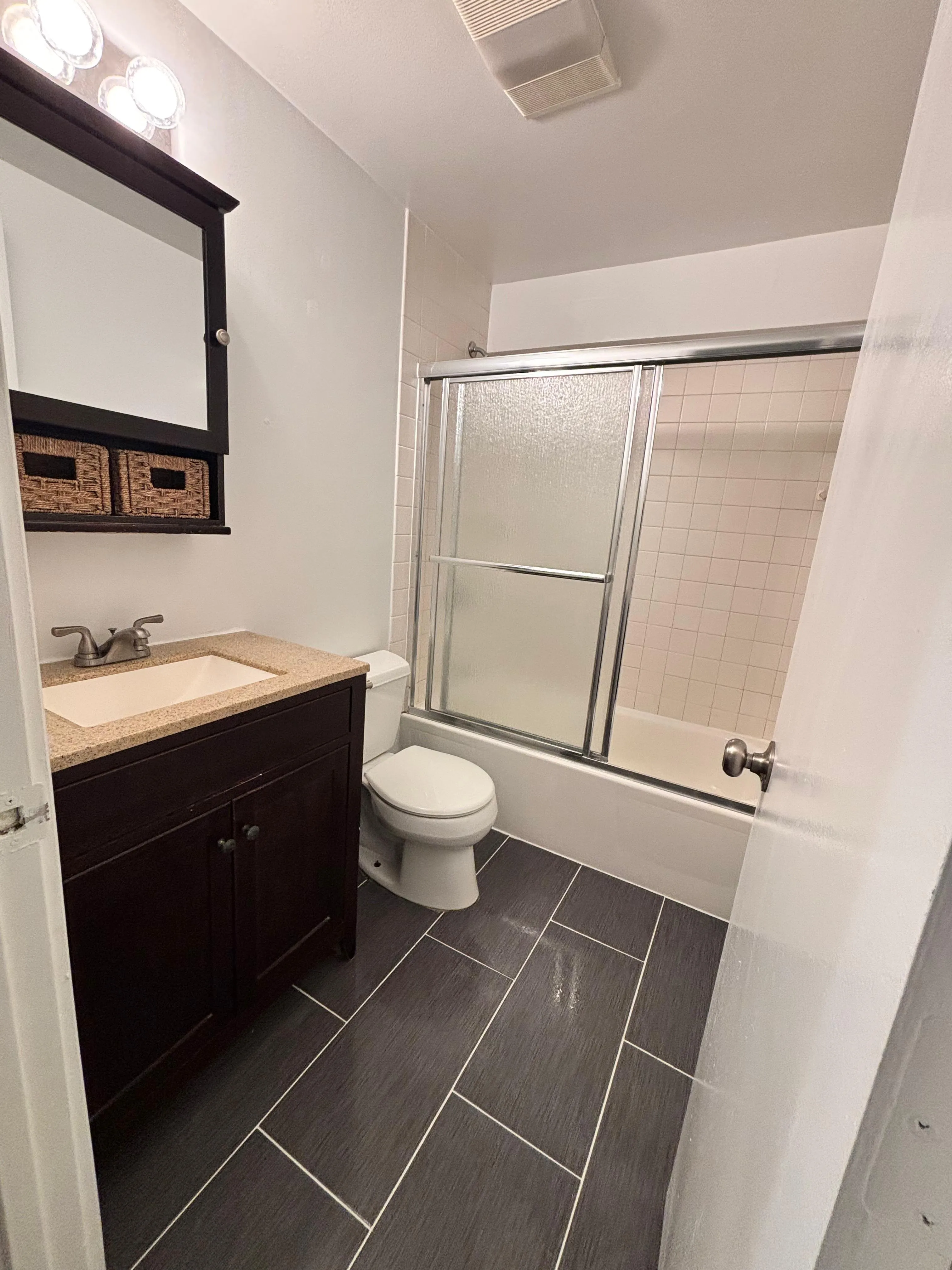 2 bed, 1 bath apartment for rent at 40 Medford St Unit 2, Chelsea — photo 4 of 8