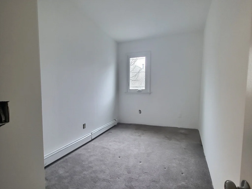 4 bed, 2.5 bath apartment for rent at 40 Mercer St Unit 40, South Boston — photo 4 of 6