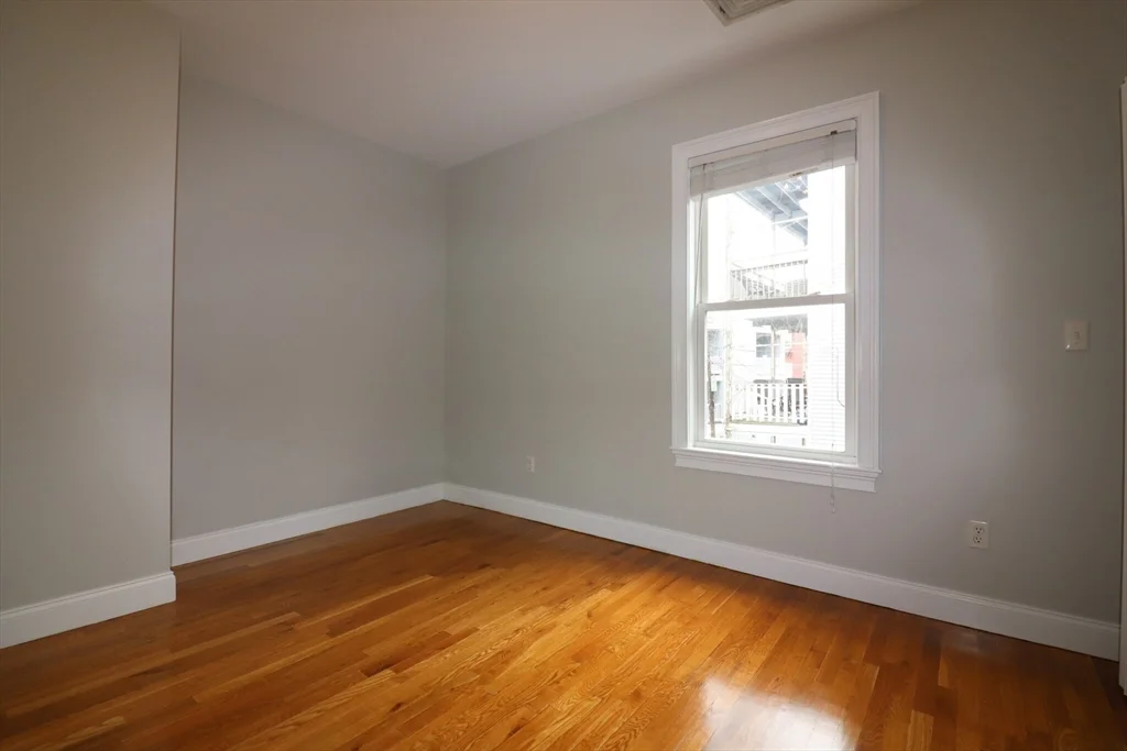 3 bed, 1 bath apartment for rent at 40 Middle St Unit 2, South Boston — photo 8 of 14