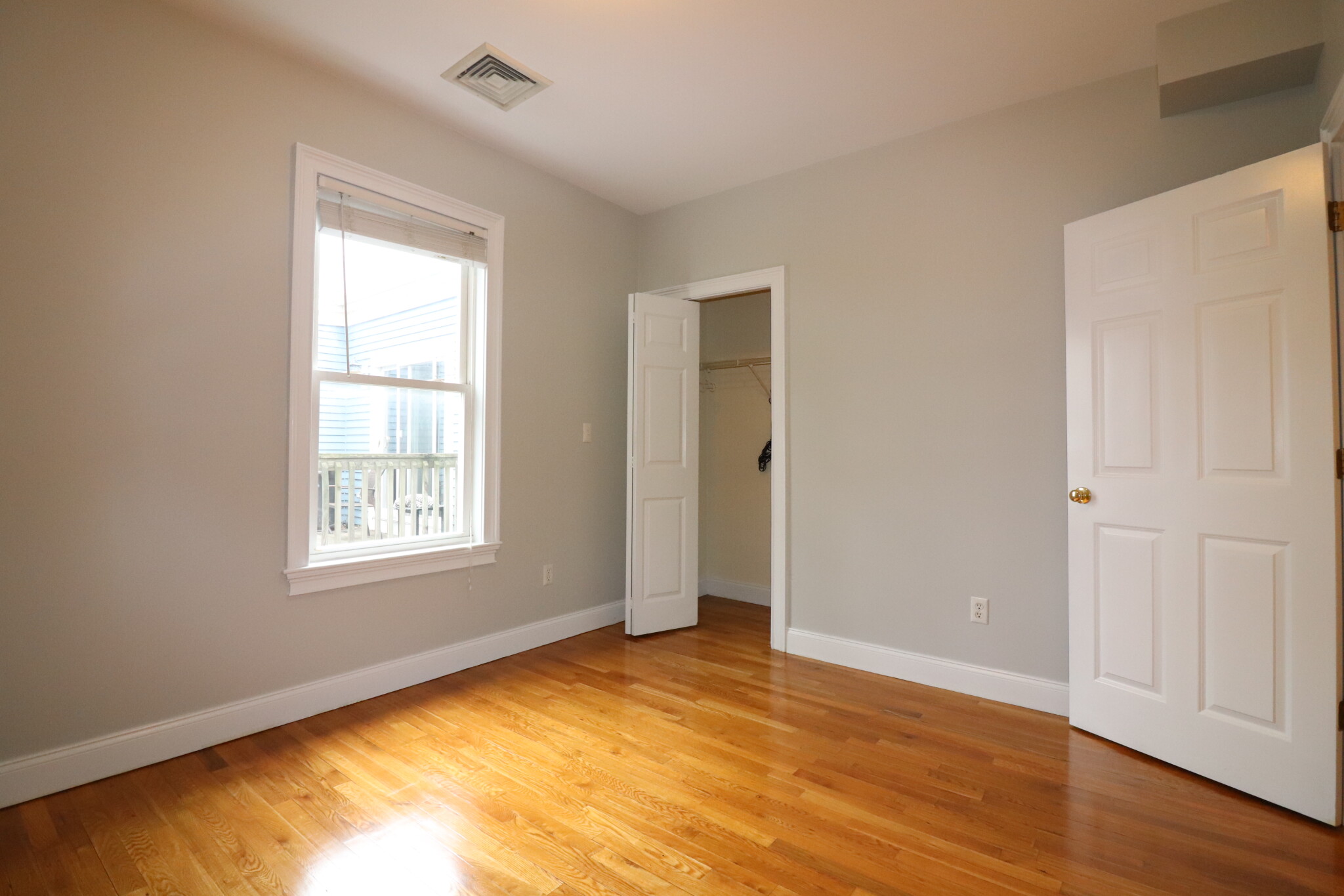 3 bed, 1 bath apartment for rent at 40 Middle St Unit 4, South Boston — photo 9 of 14